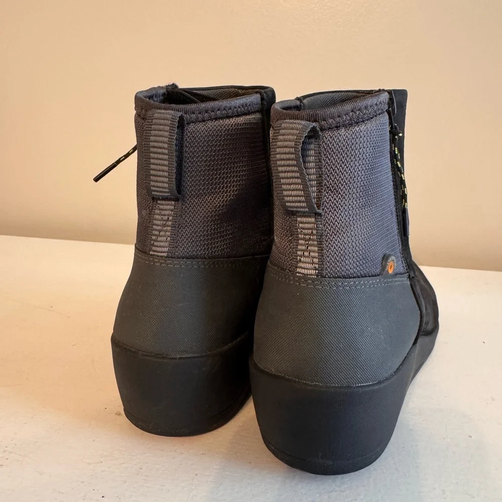 Women’s Bogs Black Suede Ankle Boots - Comfortable Zip Booties - Picture 3 of 7